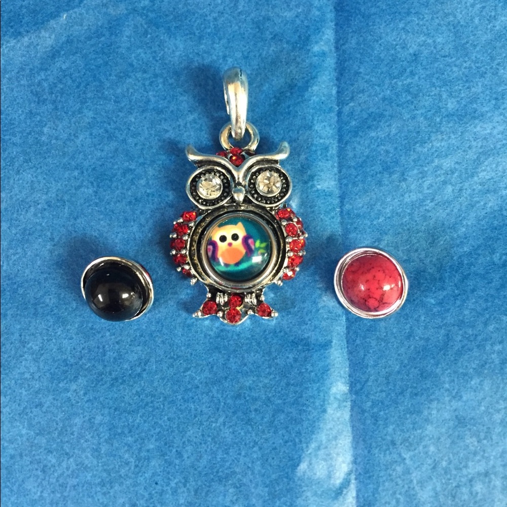 Silver and crystal snap pendant